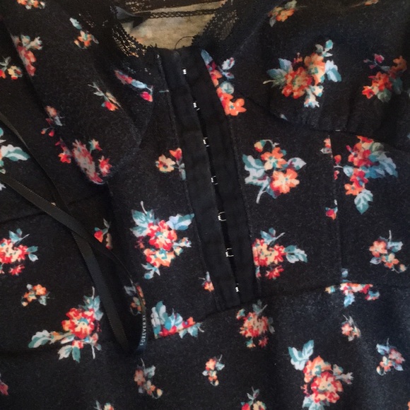 Black floral dress - Picture 6 of 6